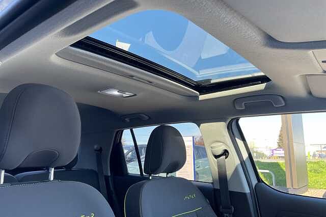 Hyundai INSTER Cross Electric 49kWh EV (115ps)
