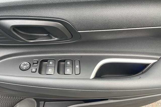 Hyundai BAYON SE Connect 1.0 T-GDi MHEV (100ps)