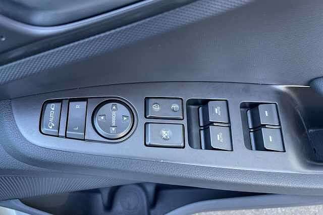Hyundai IONIQ Premium Hybrid 1.6 GDi HEV (141ps)