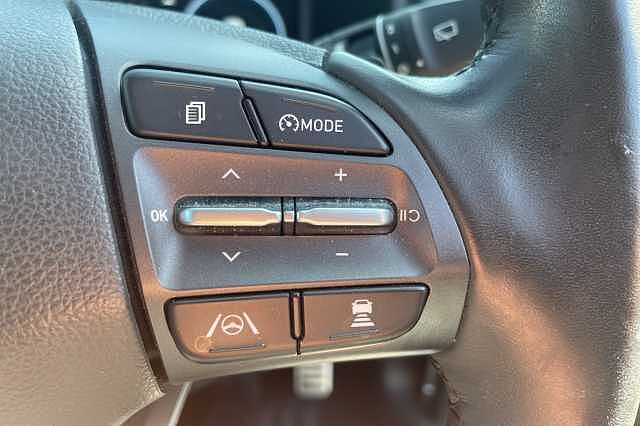 Hyundai KONA Premium Electric 64kWh EV (204ps)